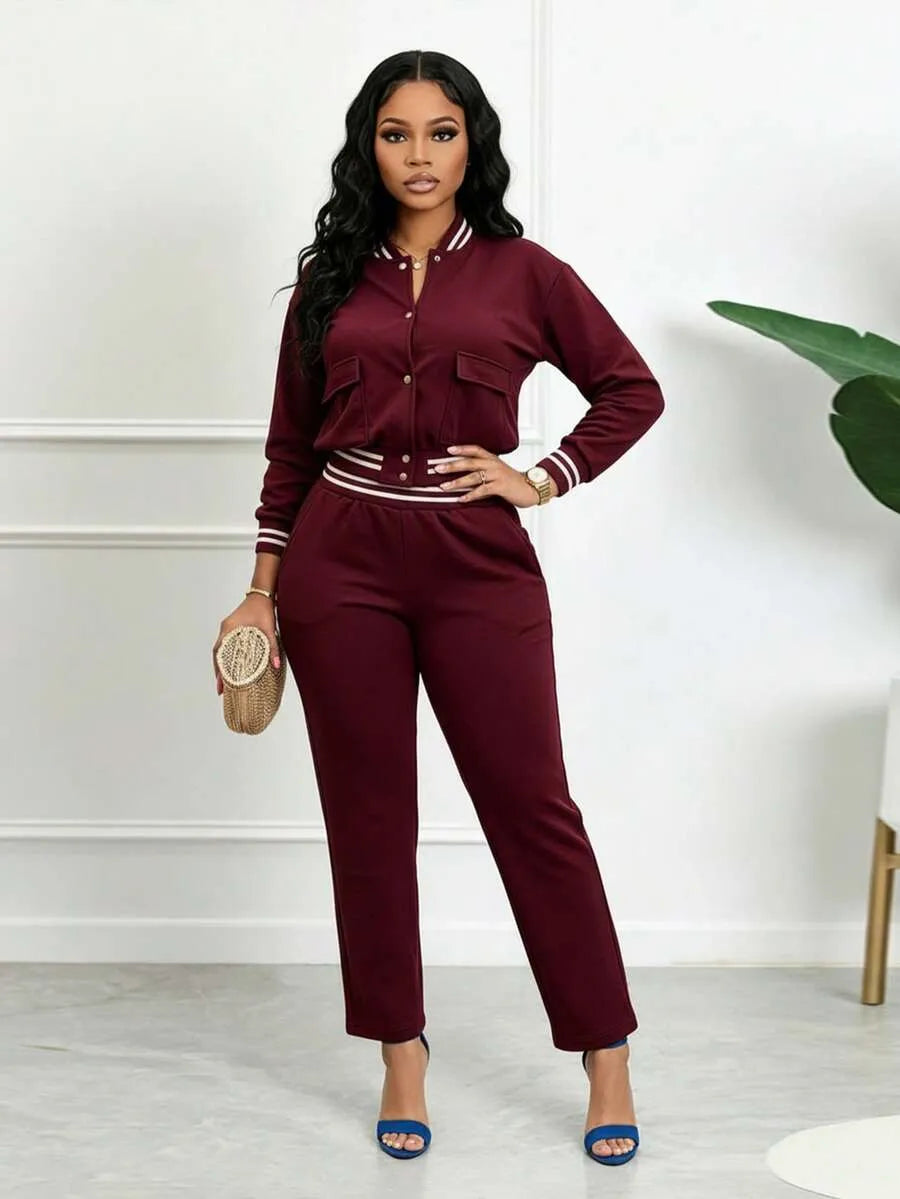 SHEIN طقم رياضي نسائي قطعتين جاكيت بيسبول بسحاب وبنطال رياضي بجيوب بلون عنابي