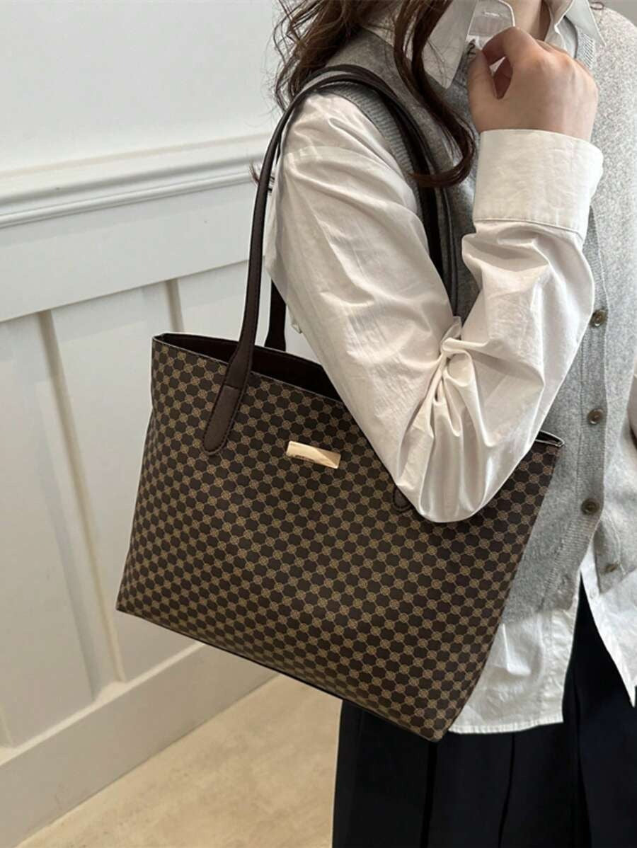 SHEIN حقيبة كتف بطباعة كاملة