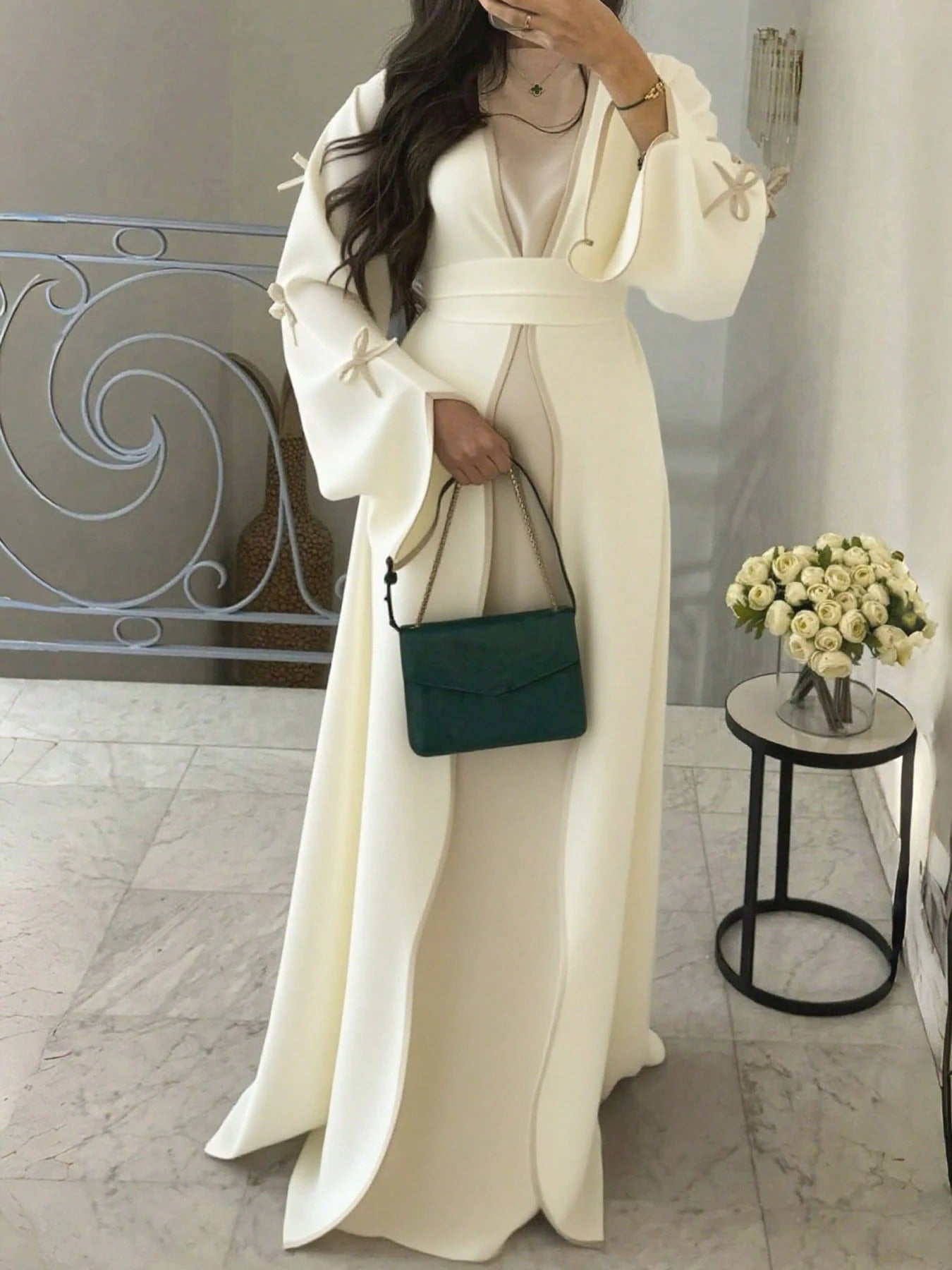SHEIN SuofeiMan عباية كاجوال طويلة بلون أحادي مع حزام فيونكة