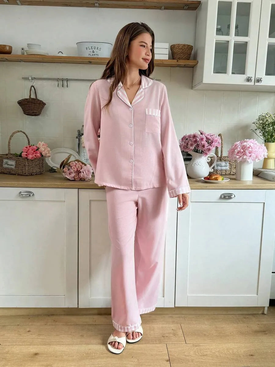 SHEIN Snug Reverie طقم بيجامة قطعتين مخطط بأزرار أمامية وأكمام طويلة بلون وردي فاتح