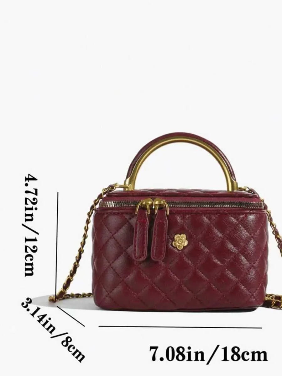 SHEIN حقيبة مربعة كلاسيكية مبطنة وذات لون أحادي معدني للخريف والشتاء