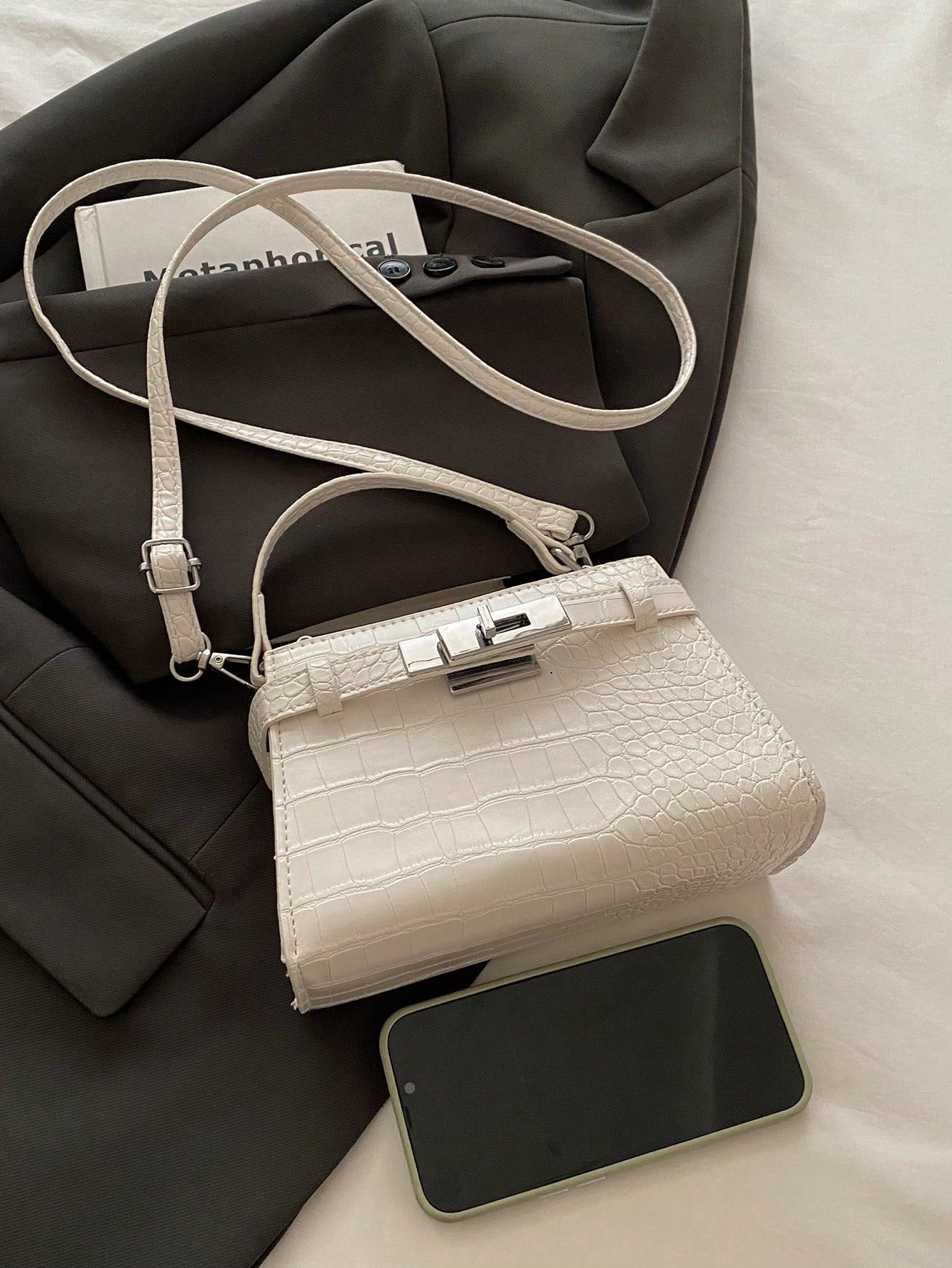 SHEIN حقيبة كتف صغيرة مزخرفة بطبعة تمساح كاجوال وأنيقة