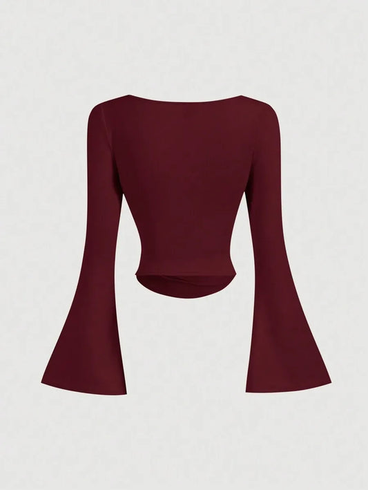 SHEIN MOD تي شيرت نسائي ضيق بياقة قارب وأكمام جرسية وتجاعيد جانبية بلون عنابي