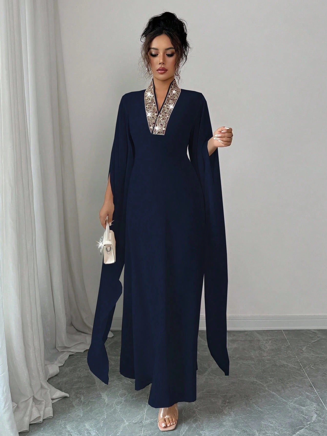 SHEIN Rafferiza  Vفستان ماكسي بلون أحادي بياقة وأكمام طويلة مشقوقة