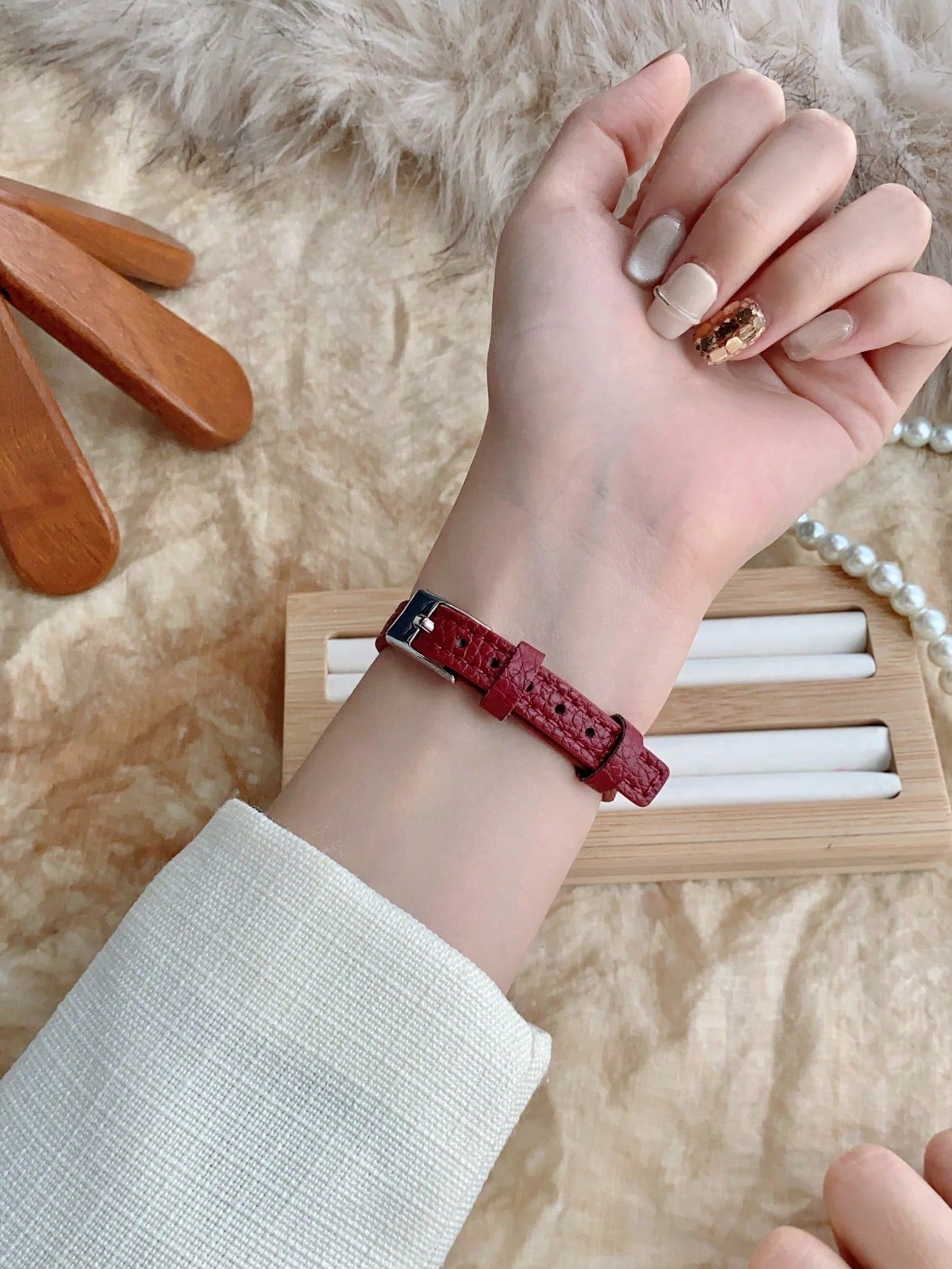 SHEIN ساعة يد نسائية كوارتز بيضاوية بأرقام رومانية