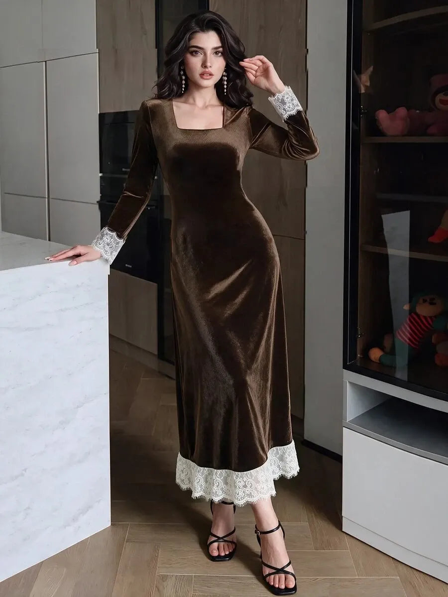 SHEIN Modelyn فستان مخملي طويل بياقة مربعة وأكمام طويلة بتفاصيل متباينة بلون بني