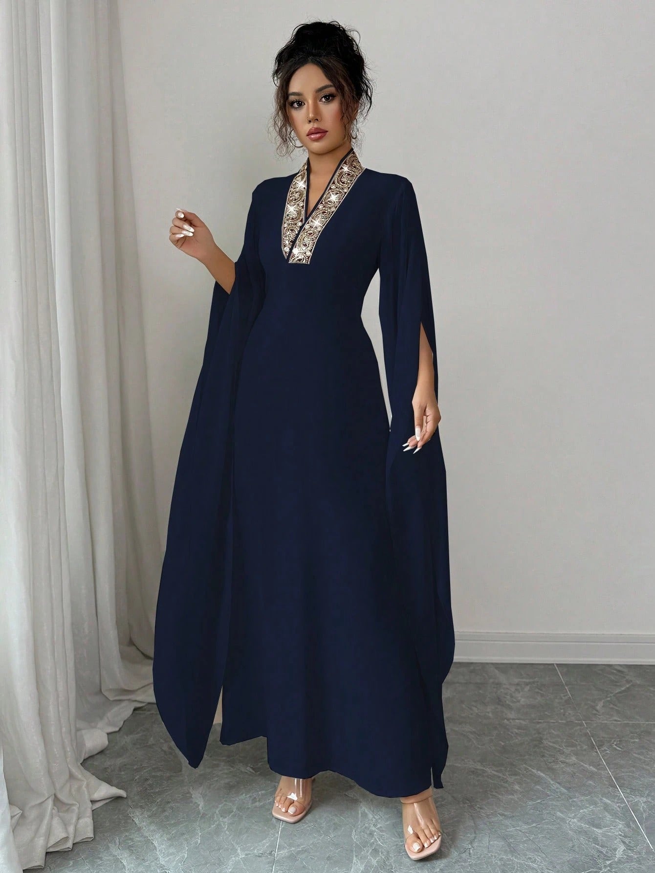 SHEIN Rafferiza  Vفستان ماكسي أنيق بلون أحادي بياقة وأكمام طويلة مشقوقة