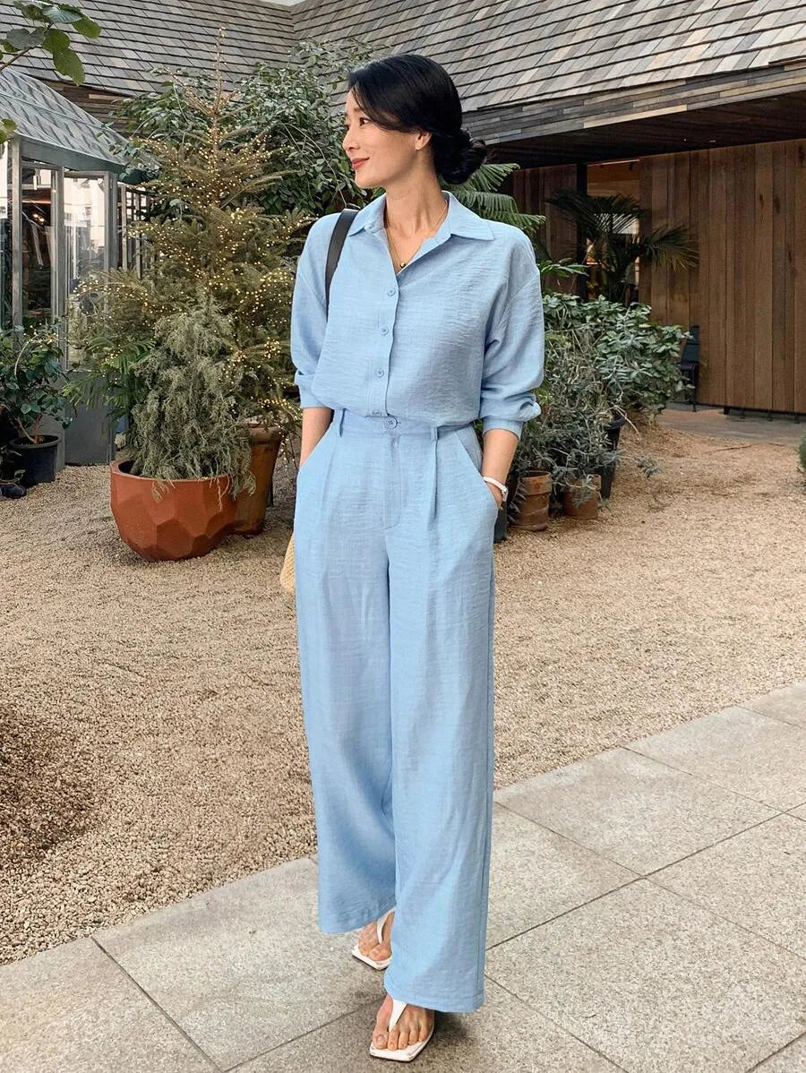 SHEIN DAZY طقم نسائي قطعتين بلوزة بياقة وأزرار أمامية وبنطال بجيوب بلون أزرق