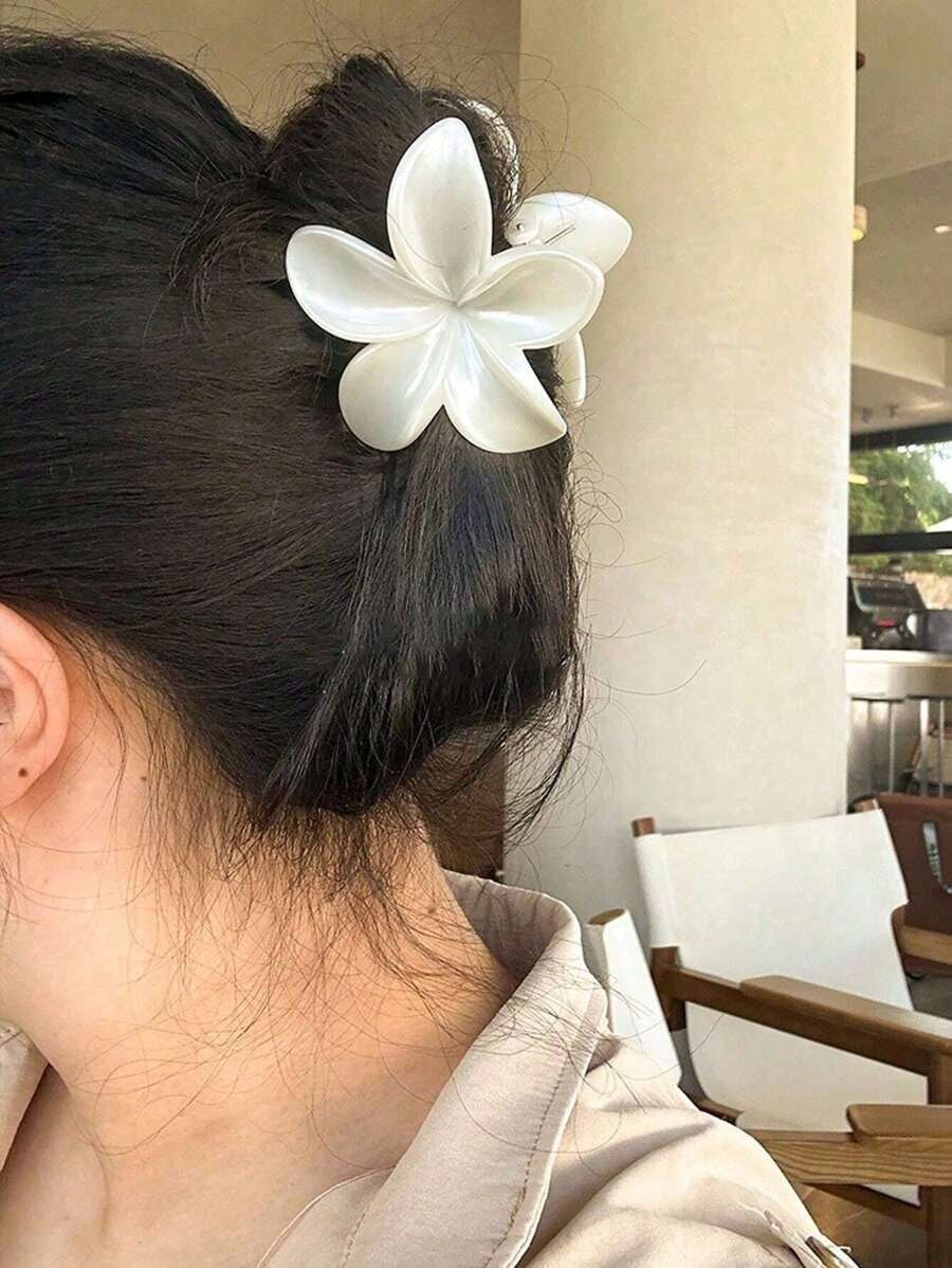 SHEIN مشابك شعر كبيرة بتصميم زهور أكريليكية