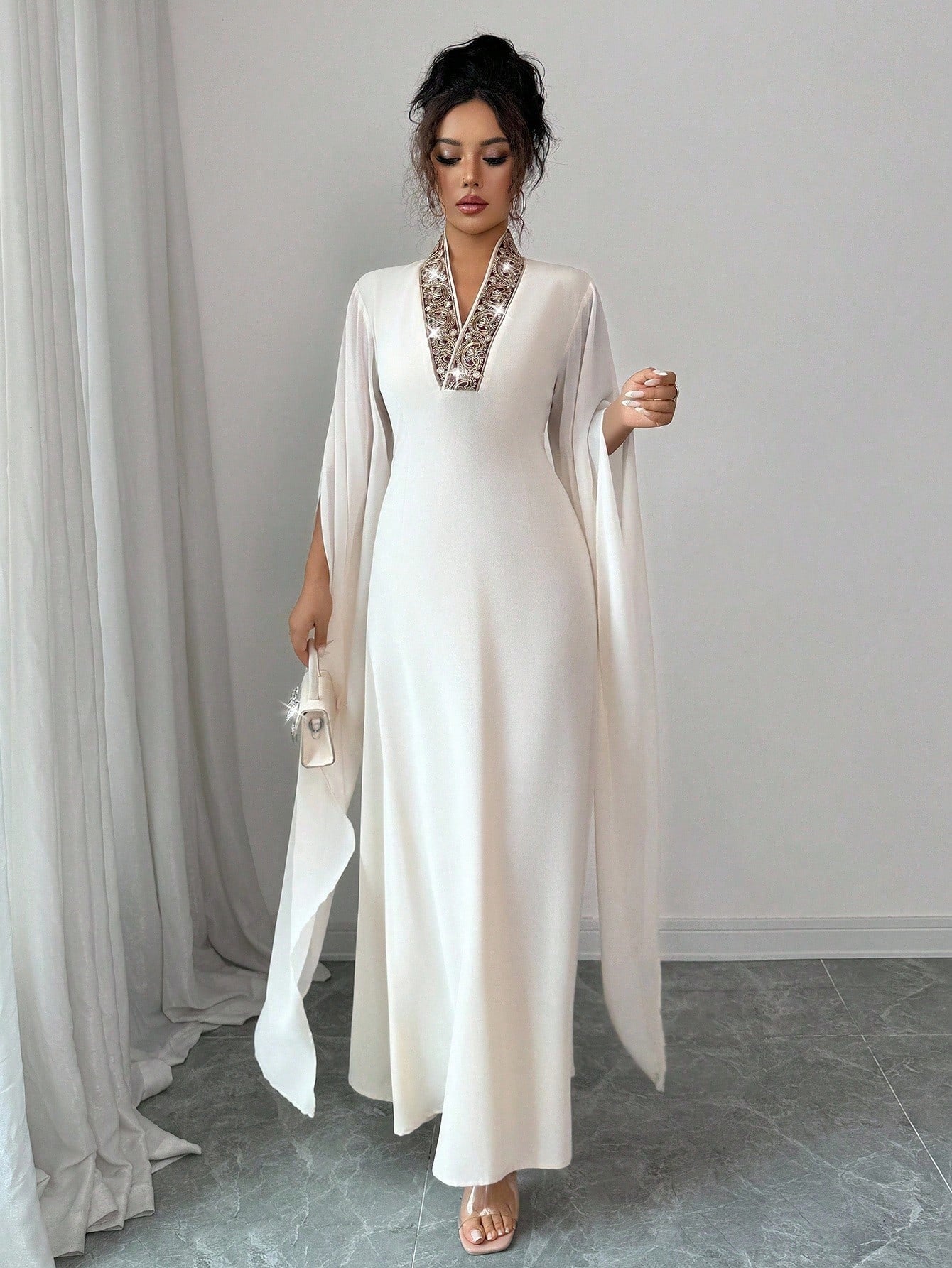 SHEIN Rafferiza  Vفستان ماكسي بلون أحادي بياقة وأكمام طويلة مشقوقة