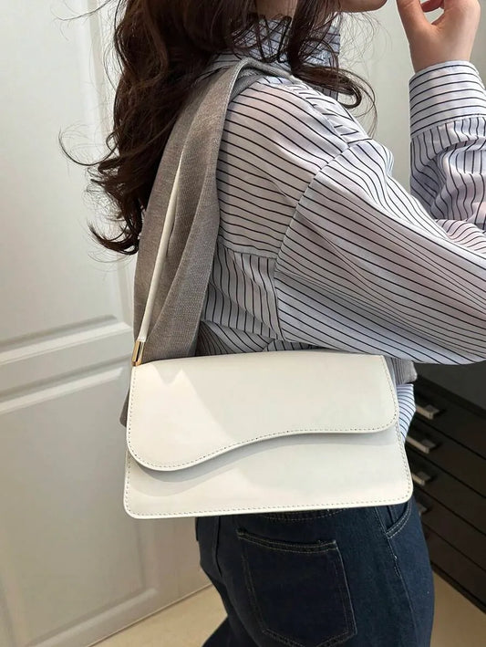 SHEIN حقيبة كتف أنيقة بسيطة بتصميم غير متماثل وغطاء علوي بلون كريم وطراز عتيق