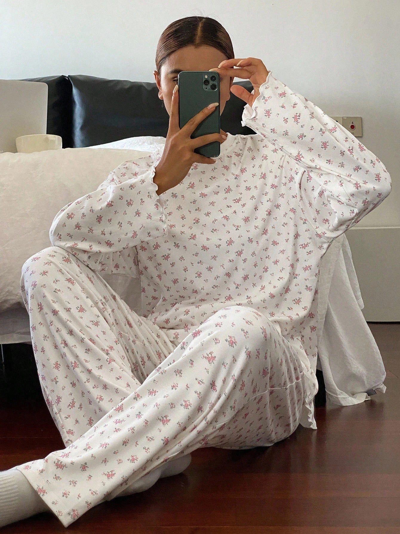 SHEIN DAZY طقم بيجامة نسائي فضفاض بطبعة زهور
