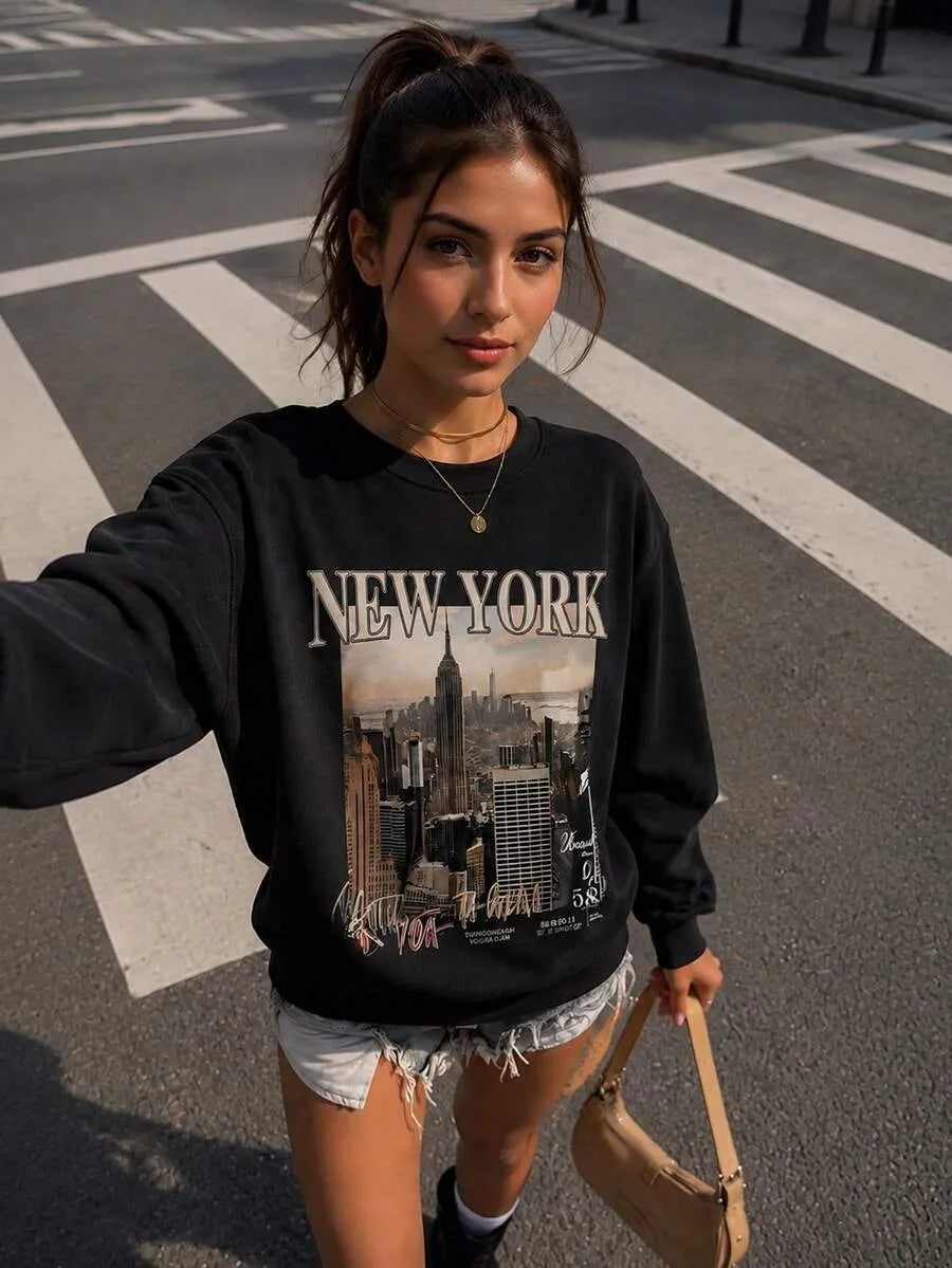 SHEIN سويت شيرت نسائي بطبعة مدينة نيويورك وجيب بلون الأسود