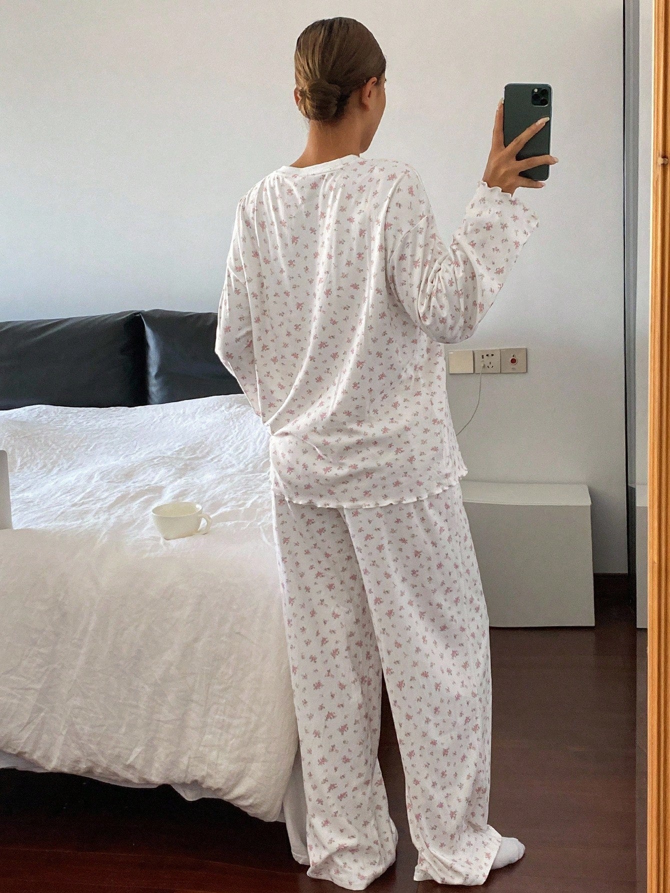SHEIN DAZY طقم بيجامة نسائي فضفاض بطبعة زهور