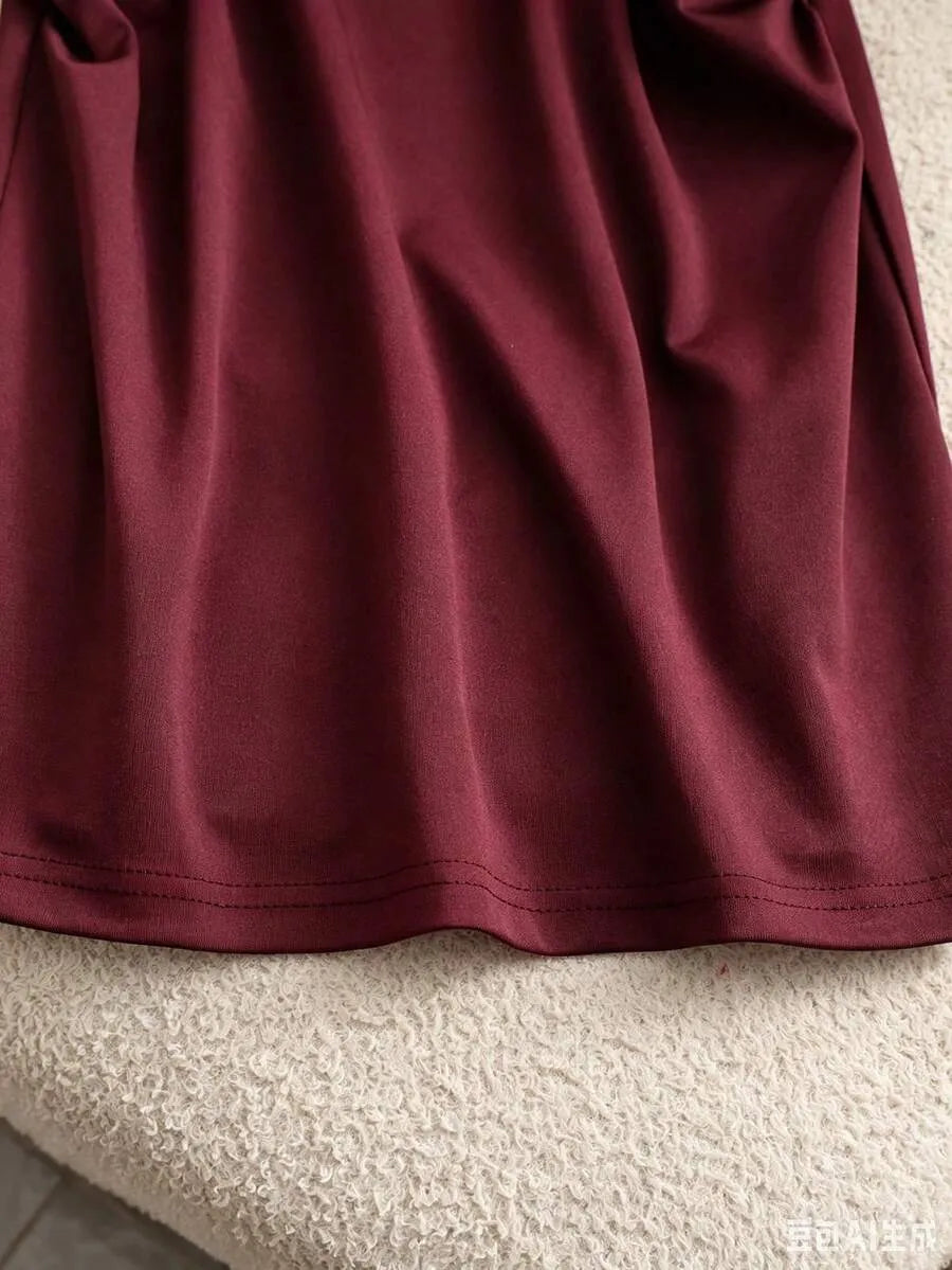 SHEIN Franclia فستان بلون عنابي اللون قصير برسن وثنيات وبدون أكمام