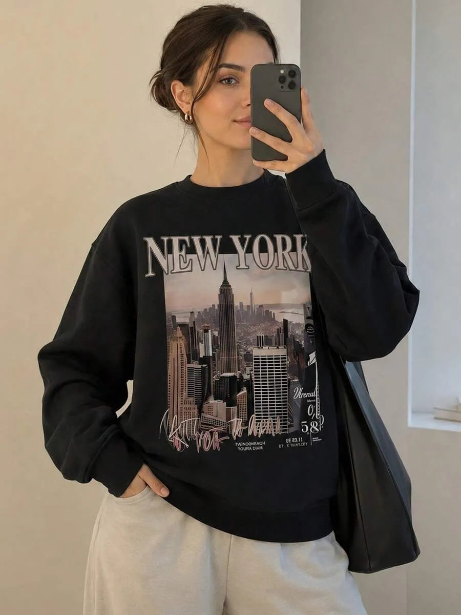 SHEIN سويت شيرت نسائي بطبعة مدينة نيويورك وجيب بلون الأسود