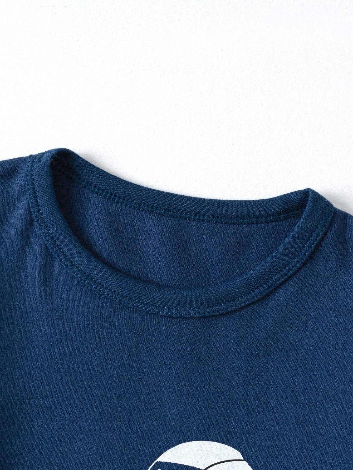 SHEIN طقم بيجاما مريح بطبعة طفل أزرق فضائي