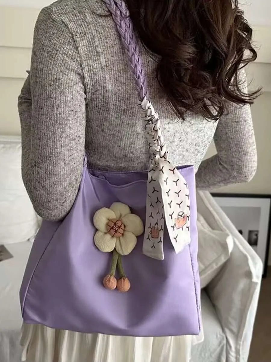 SHEIN حقيبة كتف محبوكة بلون موحد مزينة بزهور لطيفة ووشاح