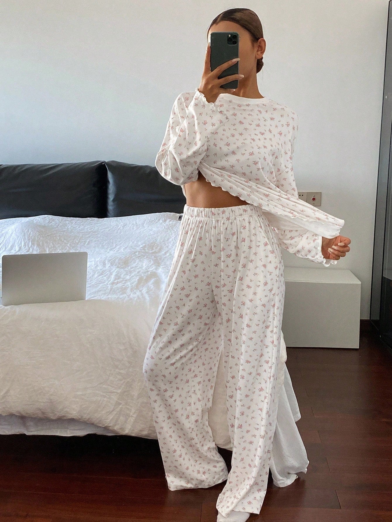 SHEIN DAZY طقم بيجامة نسائي فضفاض بطبعة زهور