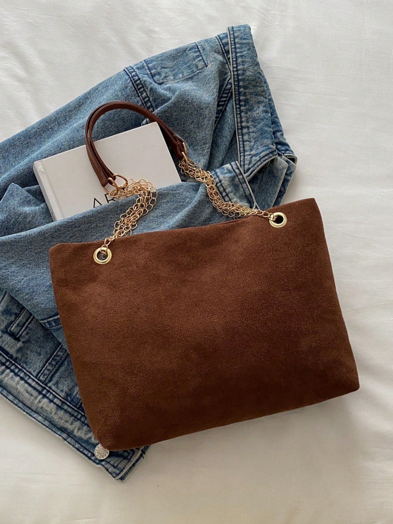 SHEIN حقيبة كتف مزينة بنقشة الغزلان من بوليستر