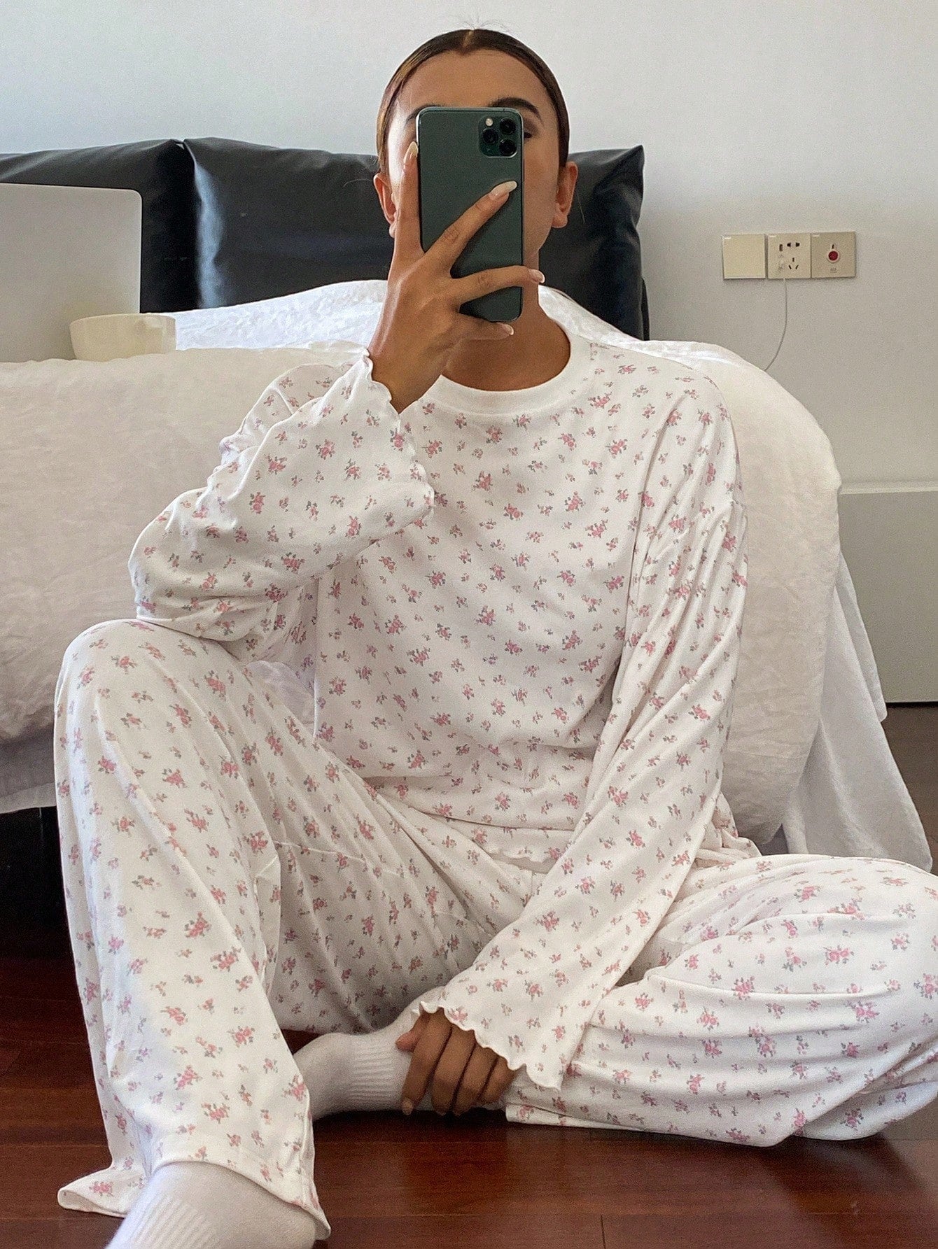 SHEIN DAZY طقم بيجامة نسائي فضفاض بطبعة زهور