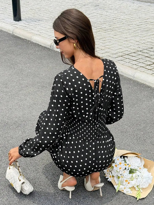 SHEIN Frenchy جمبسوت نسائي بنقشة بولكا دوت وياقة وأكمام طويلة بلون الأسود