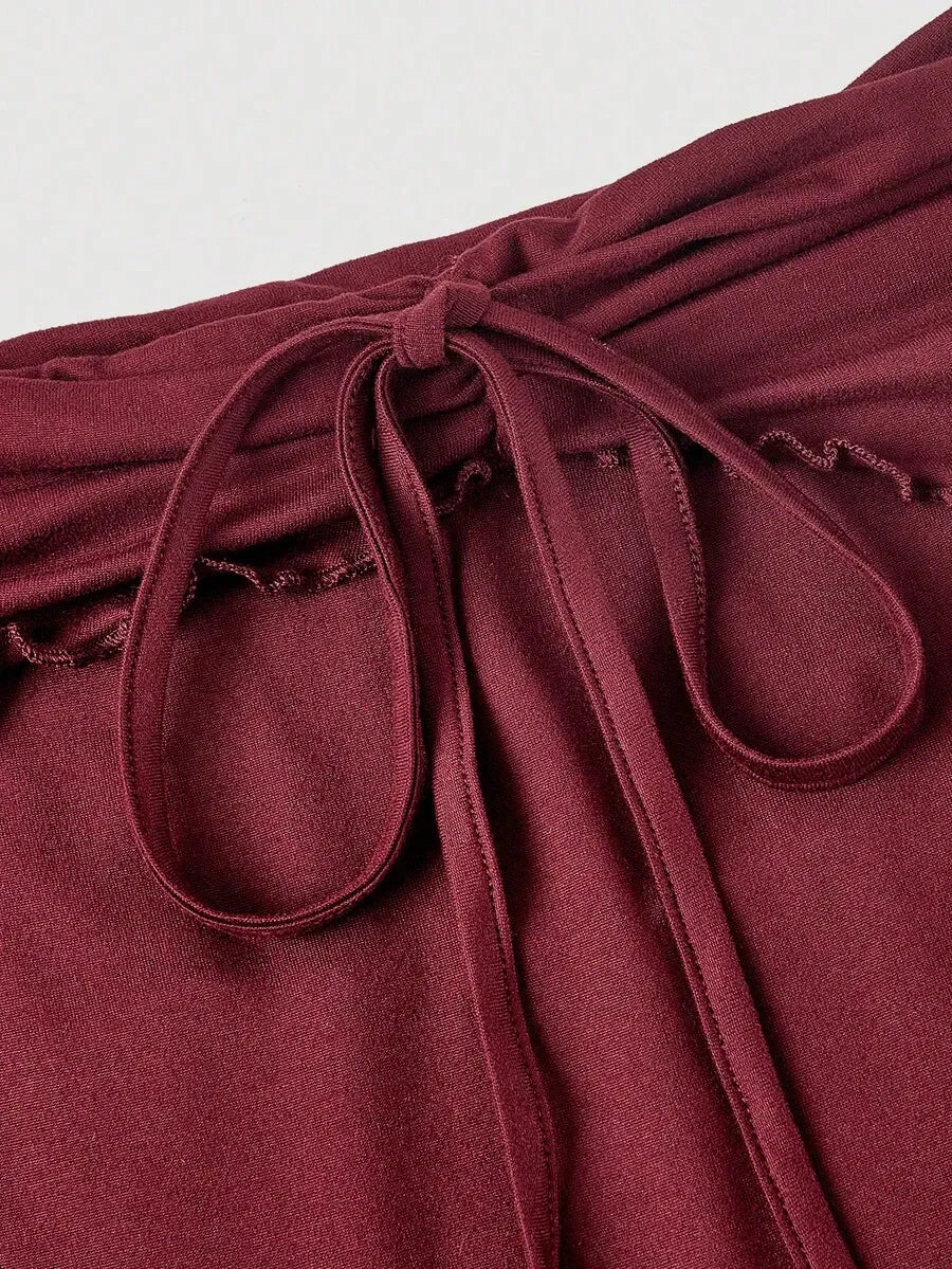 SHEIN Skyraze فستان نسائي مكشوف الكتف بأكمام جرسية وربطة أمامية بلون عنابي