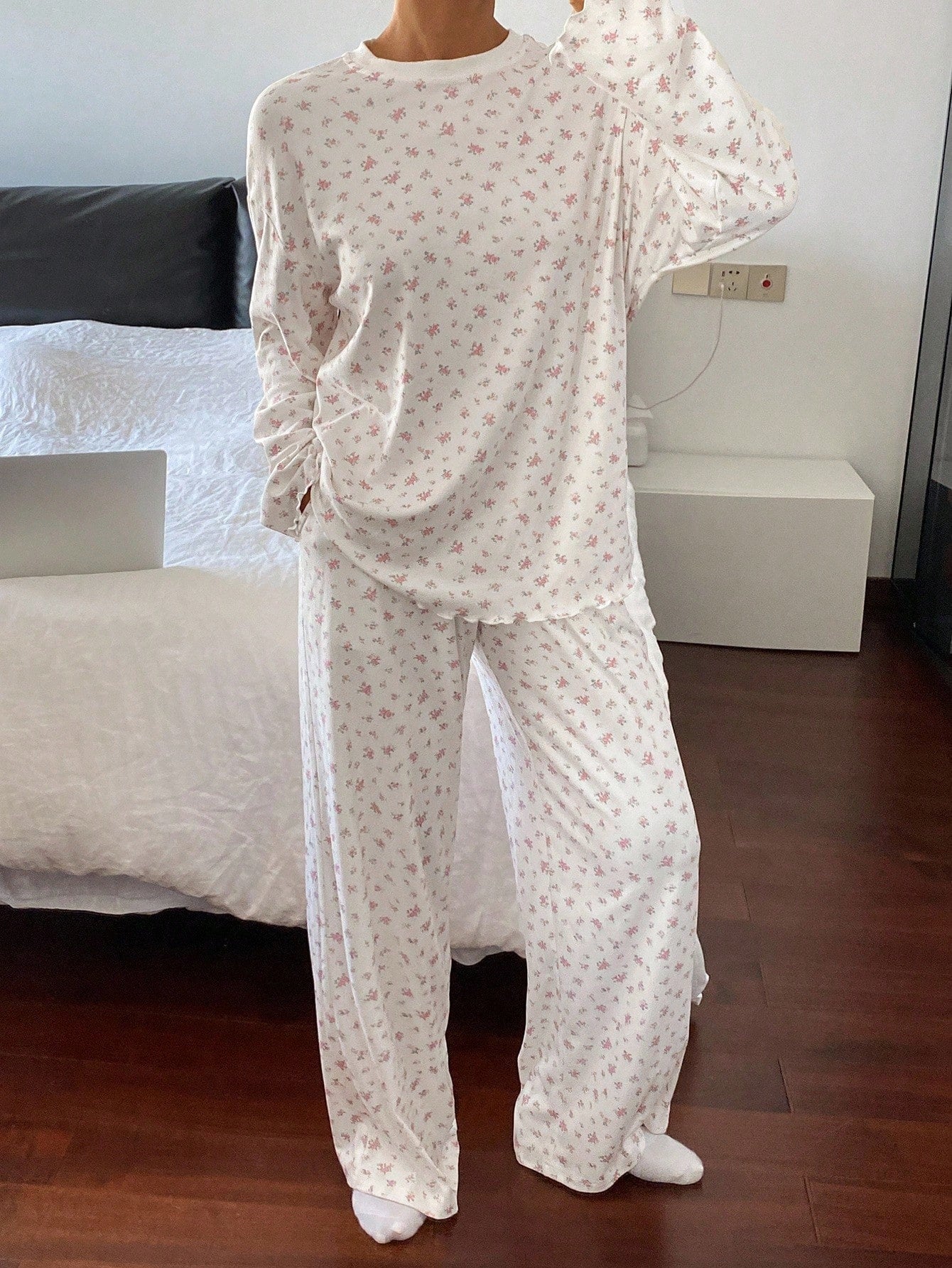 SHEIN DAZY طقم بيجامة نسائي فضفاض بطبعة زهور