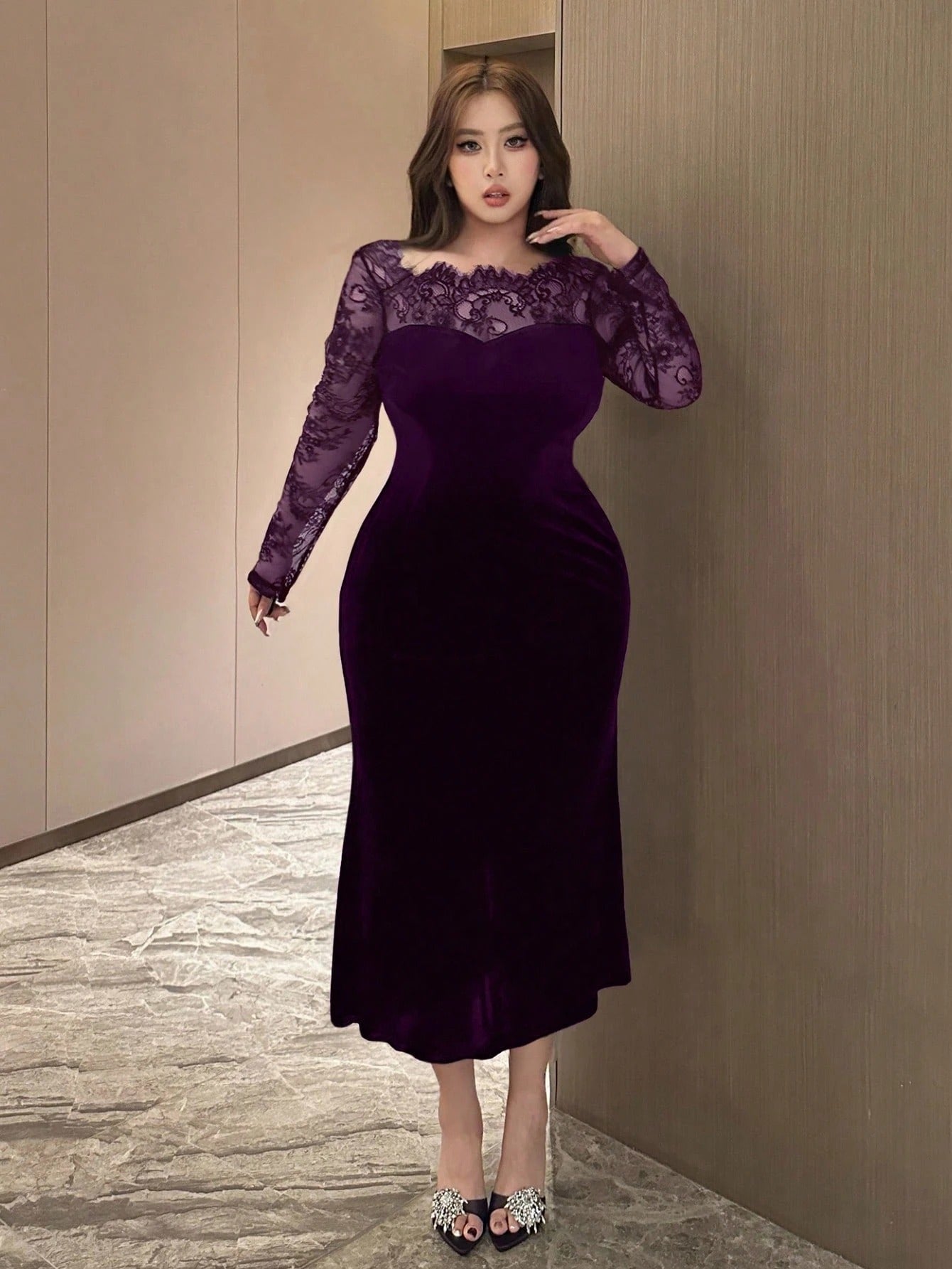 SHEIN Dazy Plus فستان حفلات ضيق بتطريز دانتيل للمقاسات الكبيرة