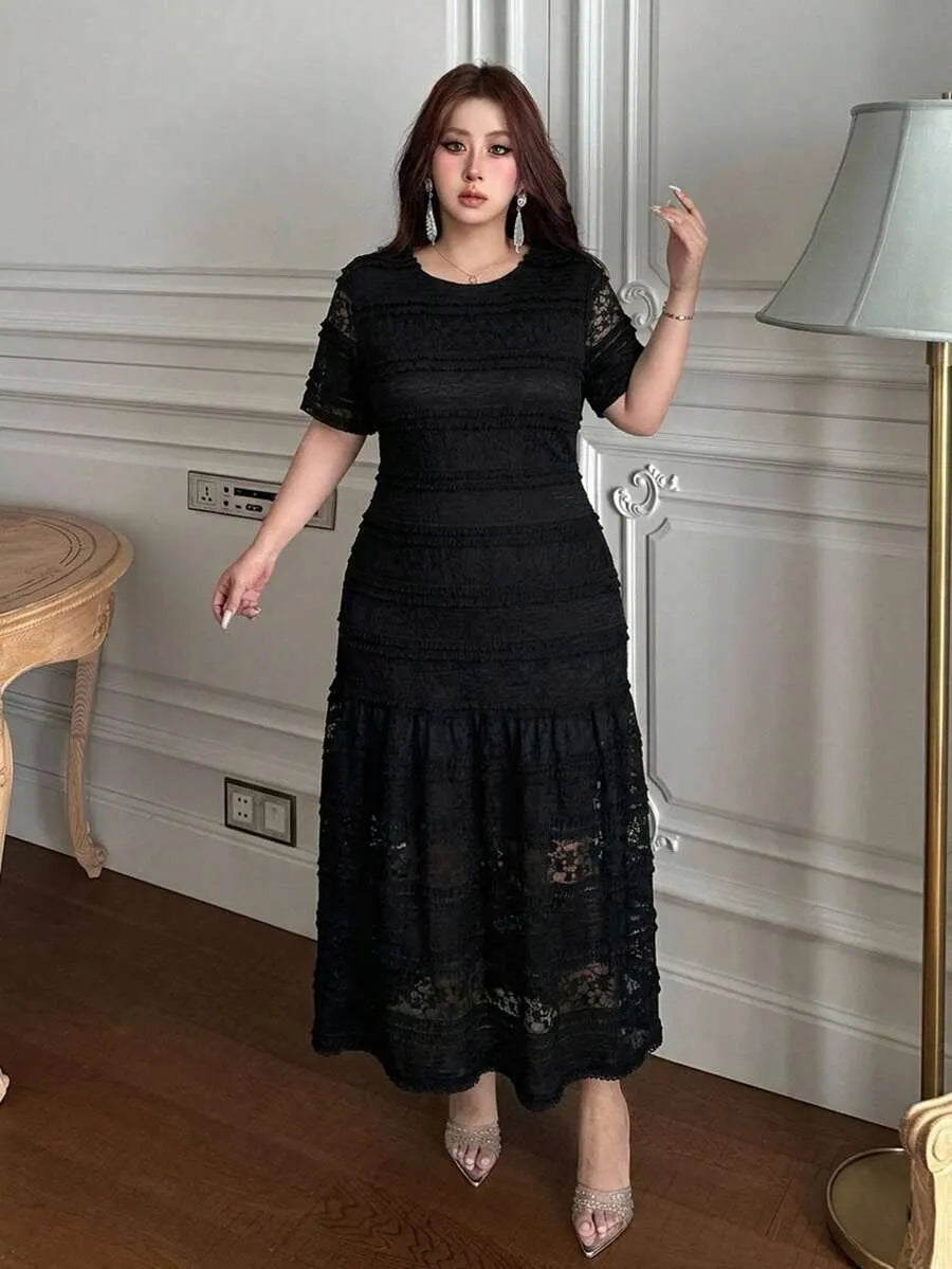 SHEIN Dazy Plus فستان نسائي طويل ضيق بياقة دائرية وأكمام قصيرة بلون أسود