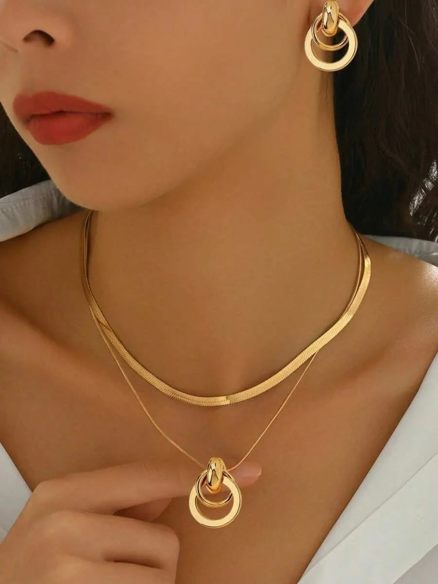 SHEIN طقم مجوهرات نسائي 3 قطع قلادة وأقراط بتصميم هندسي حلزوني ودائري بلون ذهبي