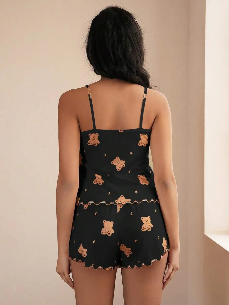 SHEIN طقم بيجامة قطعتين كاميسول وشورت بطبعة دب ونجوم بلون أسود