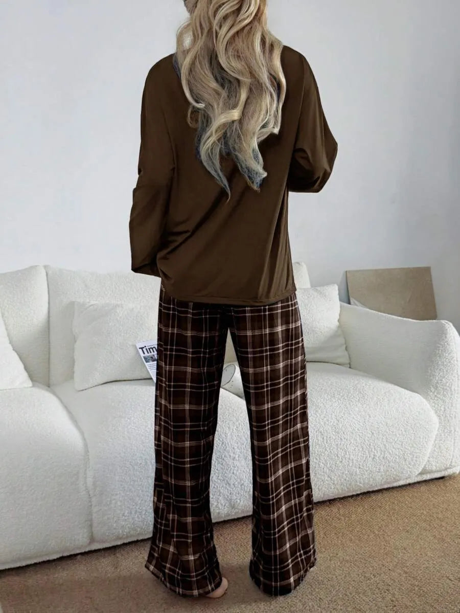 SHEIN Dream Adore طقم بيجامة قطعتين ببلوزة فضفاضة بياقة دائرية وأكمام طويلة وبنطال طويل بنقشة مربعات بلون بني قهوة
