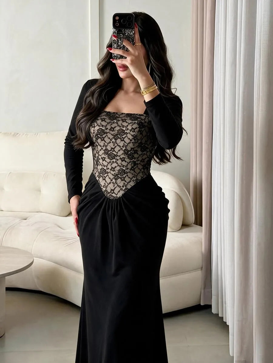 SHEIN Modelyn فستان مخملي ماكسي بياقة مربعة وكورسيه دانتيل وخصر مكشكش بلون أسود