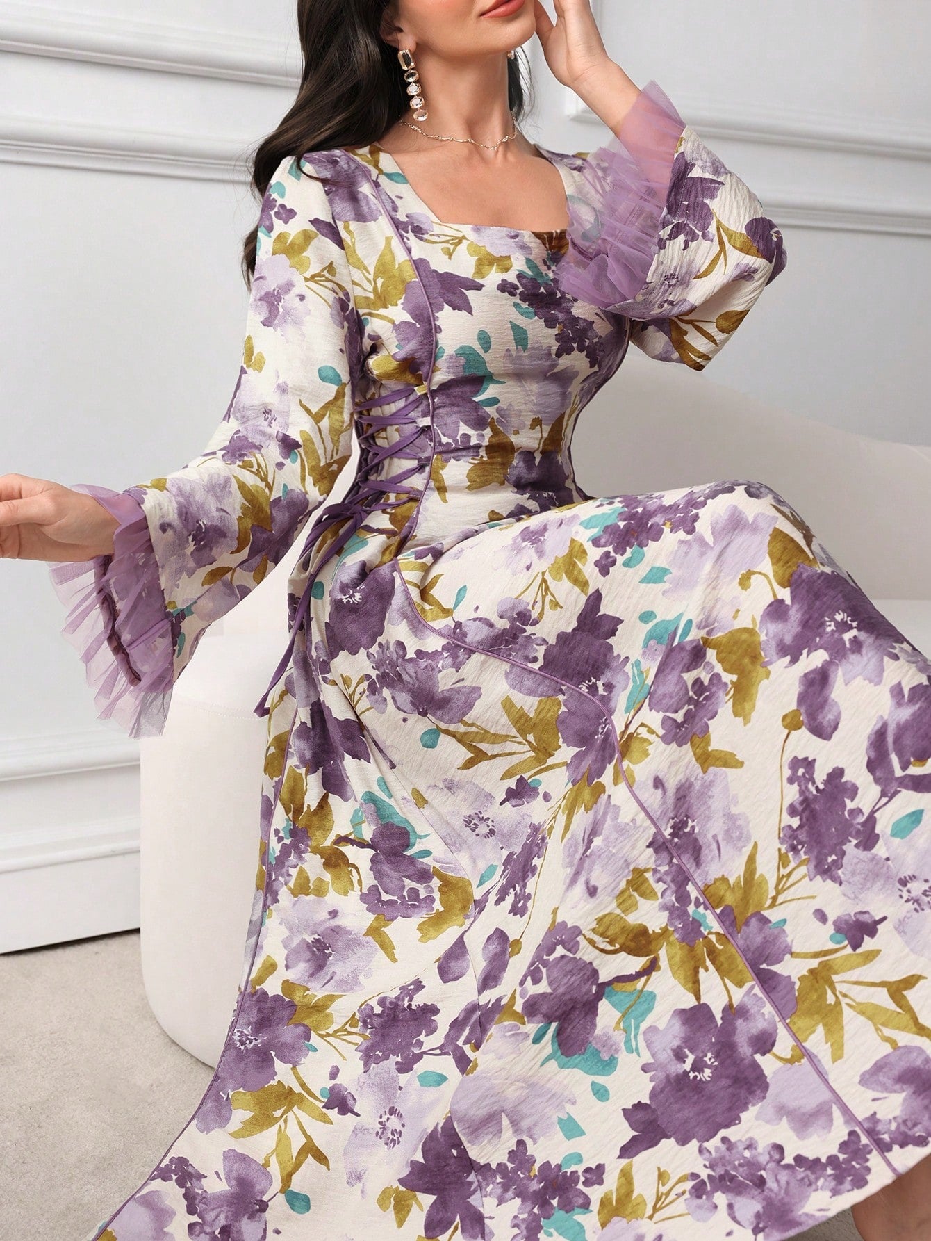 SHEIN Najma فستان مطبوع طراز عربي مربوط الخصر