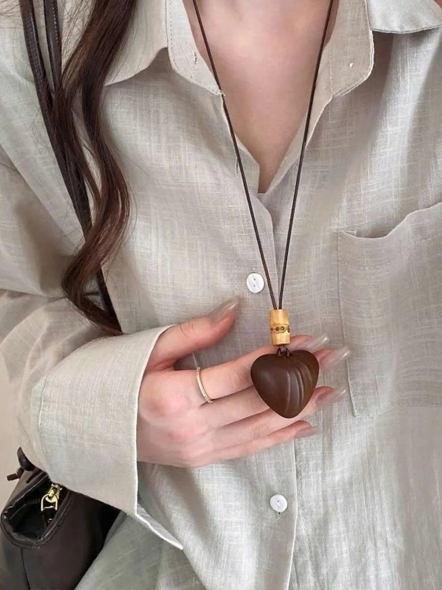 SHEIN قلادة نسائية طويلة بقلادة بيضاوية بتصميم جلد الفهد بلون ذهبي وردي