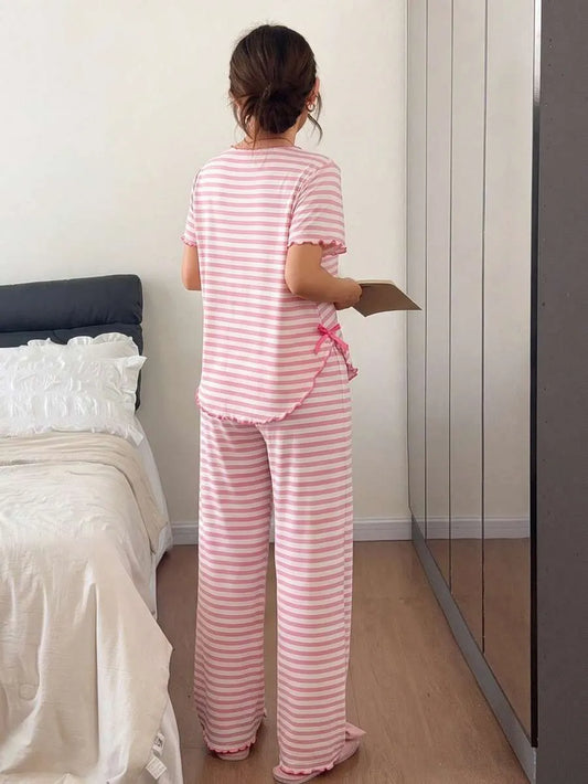 SHEIN Napfluff طقم بيجامة قطعتين توب قصير وبنطال طويل بلون وردي