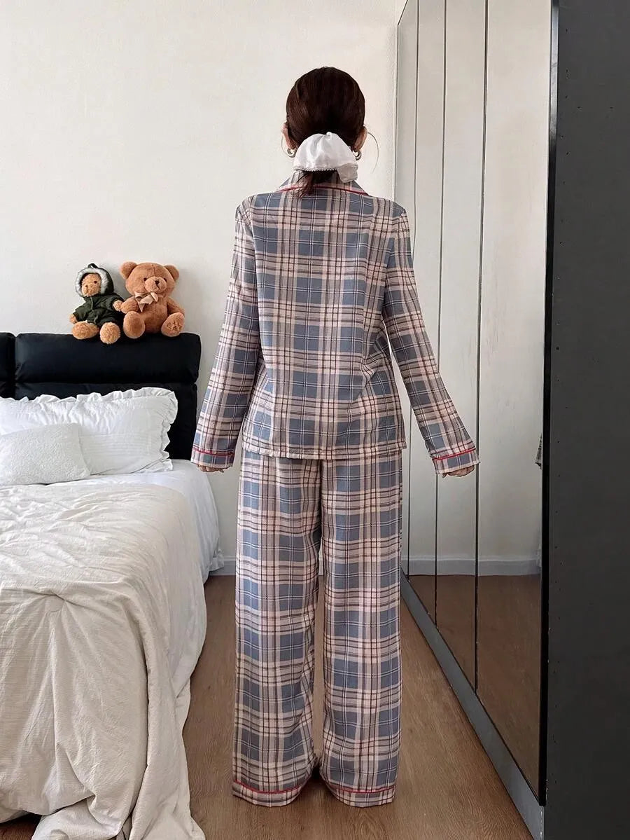 SHEIN Napfluff طقم بيجامة قطعتين بياقة وحواف ملونة وأكمام طويلة متعدد الألوان