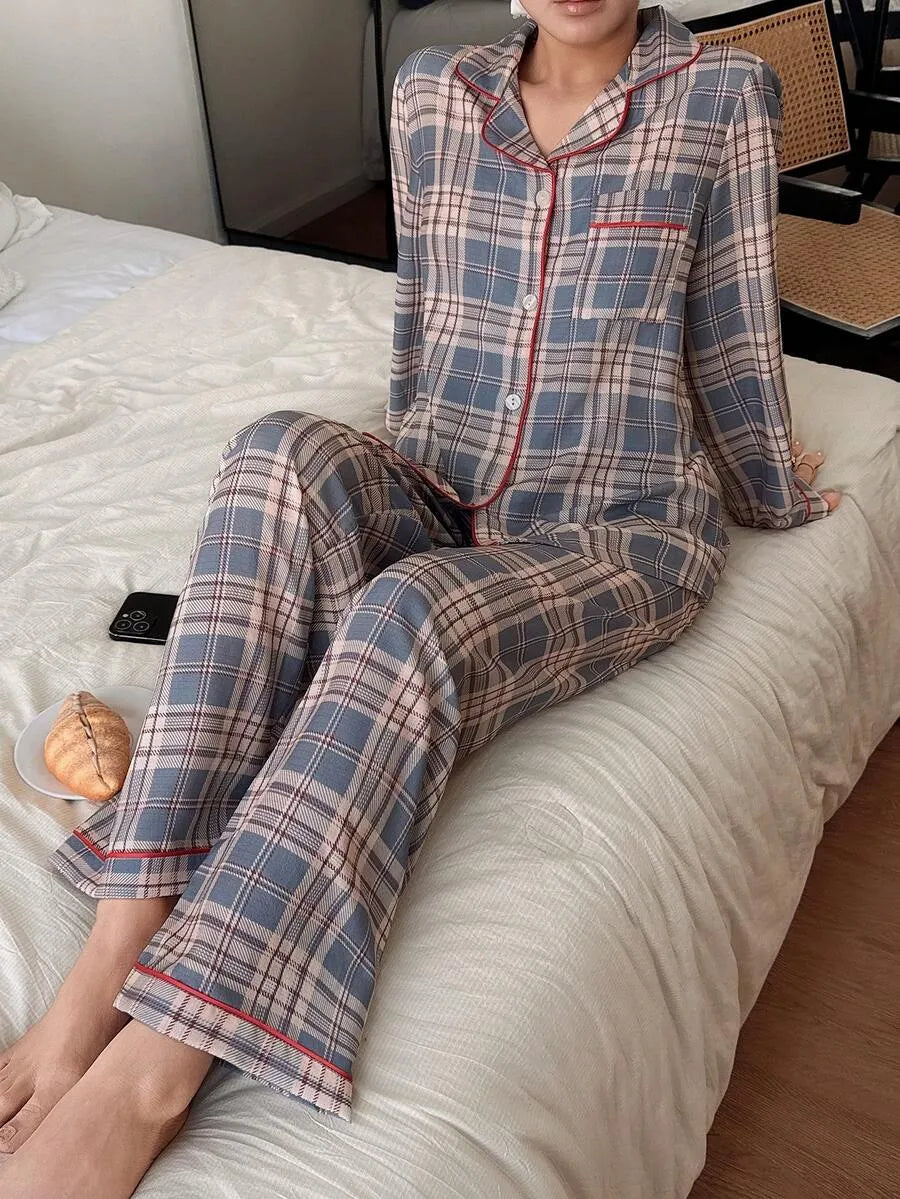 SHEIN Napfluff طقم بيجامة قطعتين بياقة وحواف ملونة وأكمام طويلة متعدد الألوان