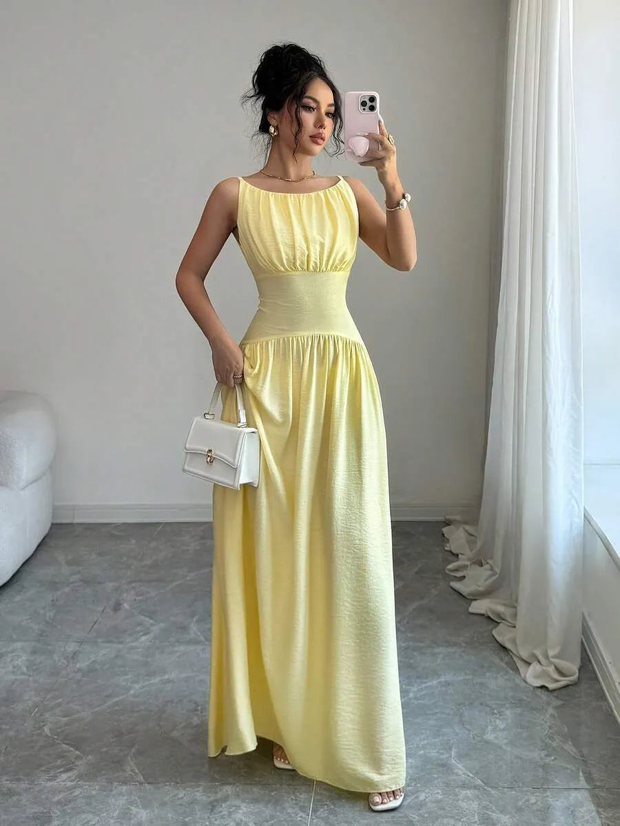 SHEIN Modelyn فستان سادة بدون أكمام بخصر مربوط