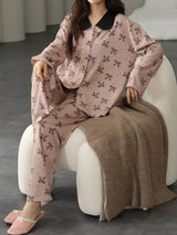SHEIN طقم بيجامة قطعتين بكارديجان بياقة وأزرار أمامية وبنطال طويل بنقشة فراشات وصبغة متدرجة بلون بنفسجي