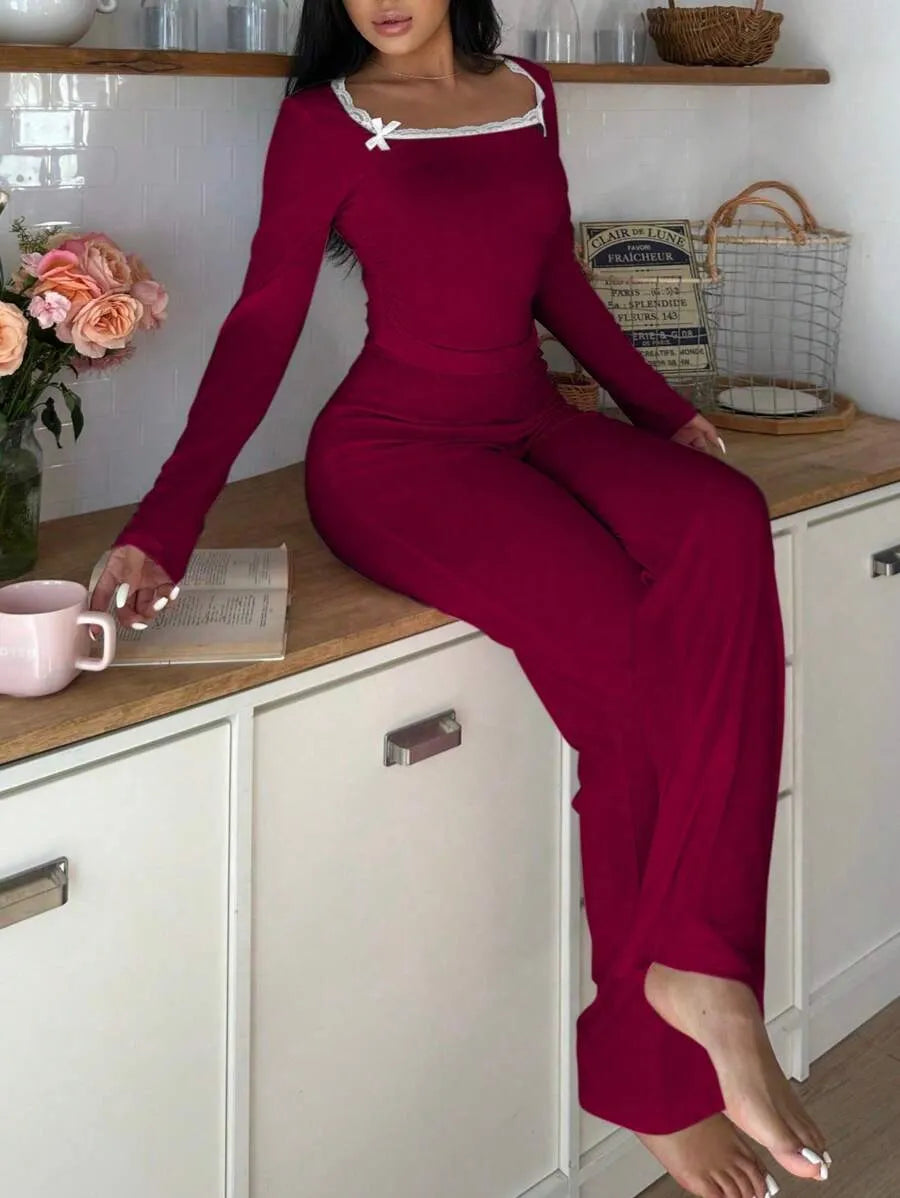 SHEIN طقم بيجاما قطعتين بياقة مربعة مزينة بفيونكة بأكمام طويلة بلون عنابي
