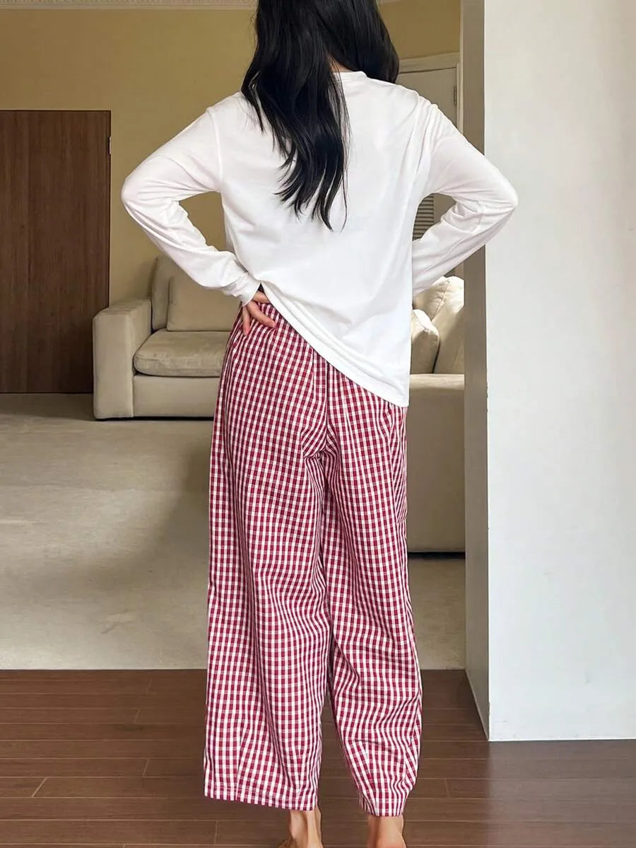 SHEIN DAZY طقم بيجامة قطعتين ببلوزة بأكمام طويلة وبنطلون كاروهات بلون أبيض