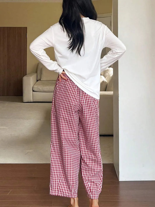 SHEIN DAZY طقم بيجامة قطعتين ببلوزة بأكمام طويلة وبنطلون كاروهات بلون أبيض