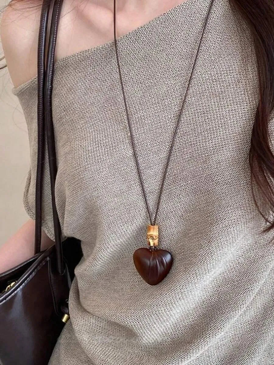 SHEIN قلادة نسائية طويلة بقلادة بيضاوية بتصميم جلد الفهد بلون ذهبي وردي