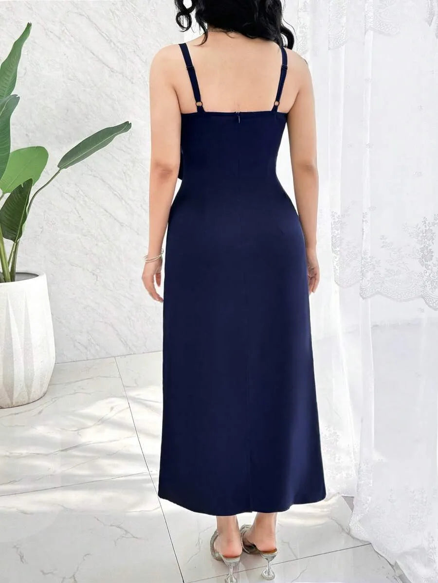SHEIN Modelyn فستان طويل سادة بدون أكمام