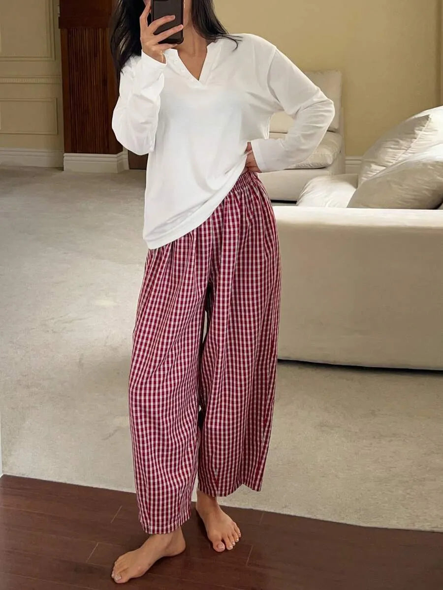 SHEIN DAZY طقم بيجامة قطعتين ببلوزة بأكمام طويلة وبنطلون كاروهات بلون أبيض