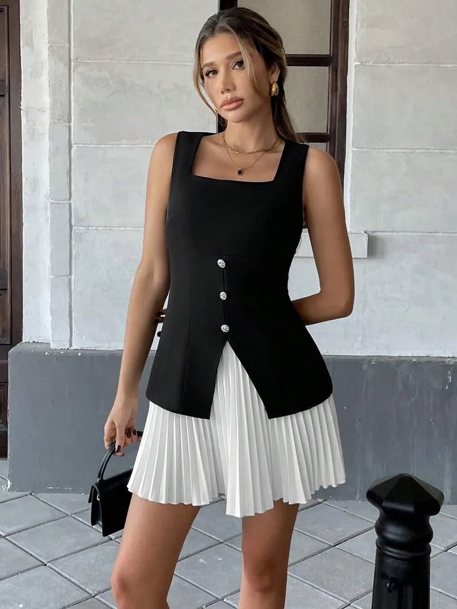 SHEIN Pariaura فستان ميني أبيض وأسود بتصميم مقسم بأزرار وثنيات وبدون أكمام