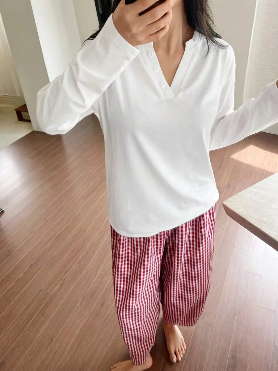 SHEIN DAZY طقم بيجامة قطعتين ببلوزة بأكمام طويلة وبنطلون كاروهات بلون أبيض