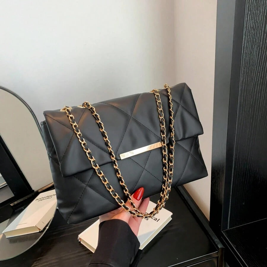 SHEIN حقيبة كروس بودي وكتف مطرزة بنمط معين بسلسلة مزدوجة